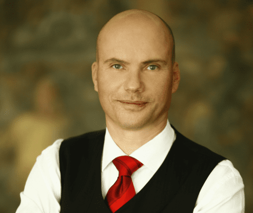 Fintech kot gonilo inovacij in sprememb v finančnem sektorju Vloga fintech podjetij v sodobni finančni industriji
