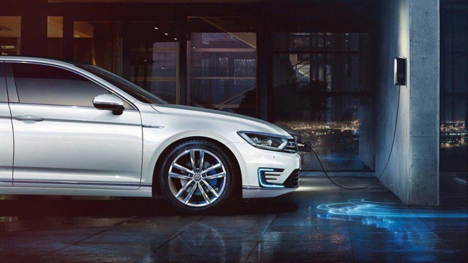 volkswagen-passat-gte-elektricno-polnjenje