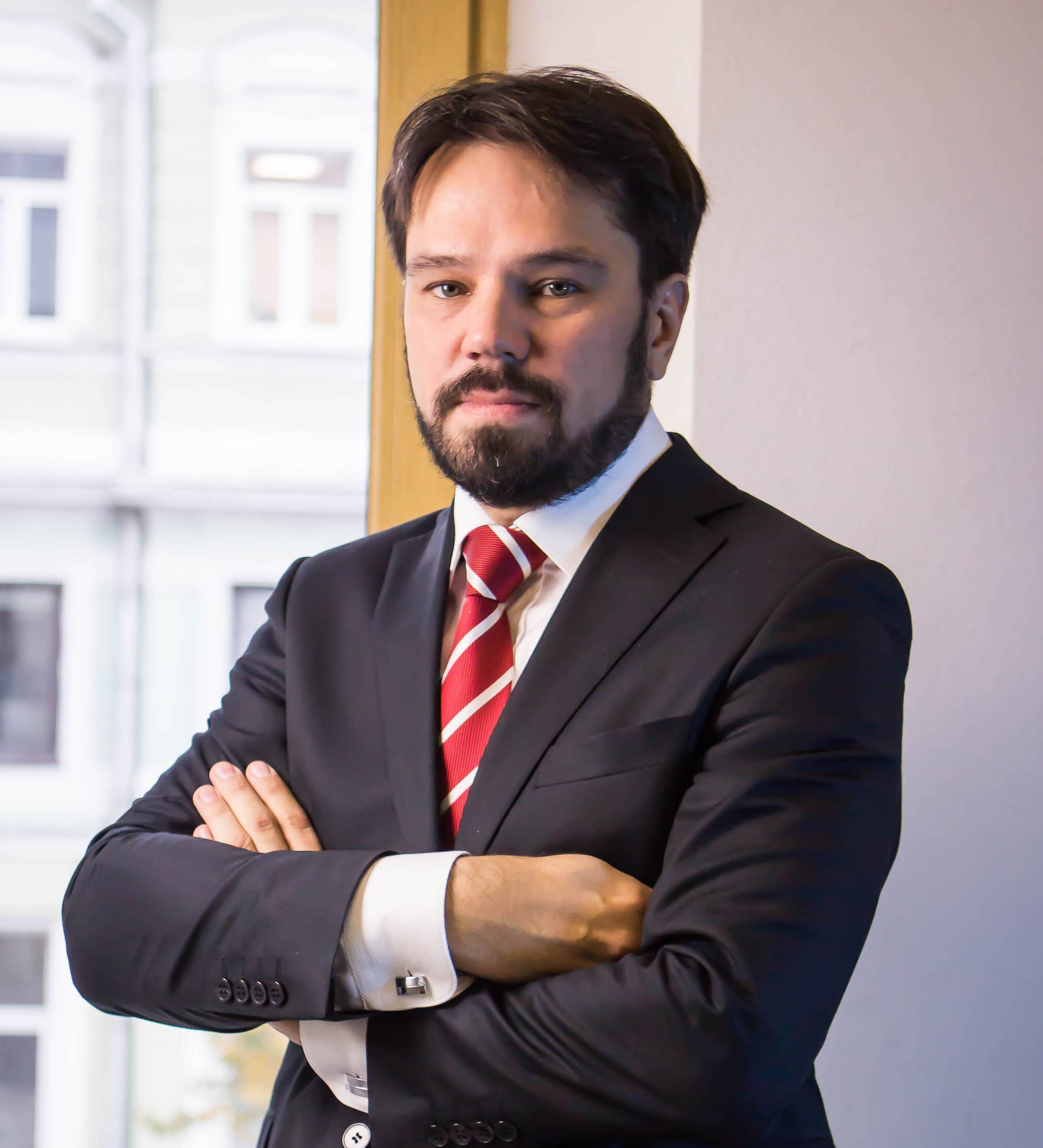 E-knjiga z uporabnimi poslovnimi znanji, ki jih formalno izobraževanje pogosto spregleda