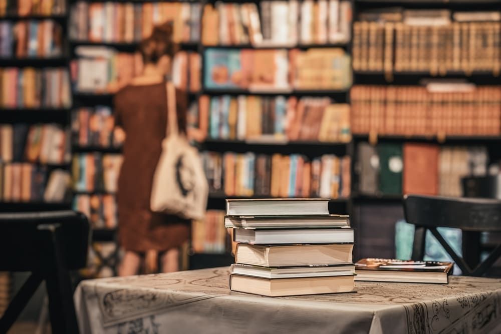 Postopek in strategije za uspešno prodajo knjig preko knjigarn in distributerjev