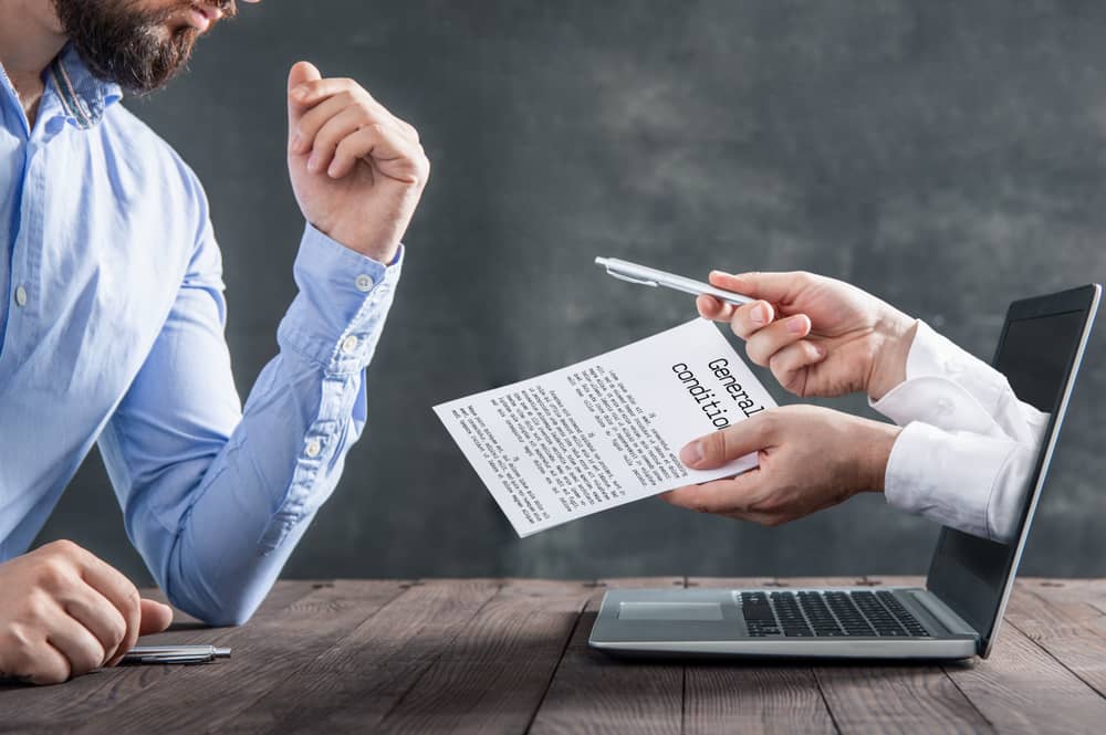 Pravna določila, ki urejajo pravice in obveznosti med podjetjem in stranko