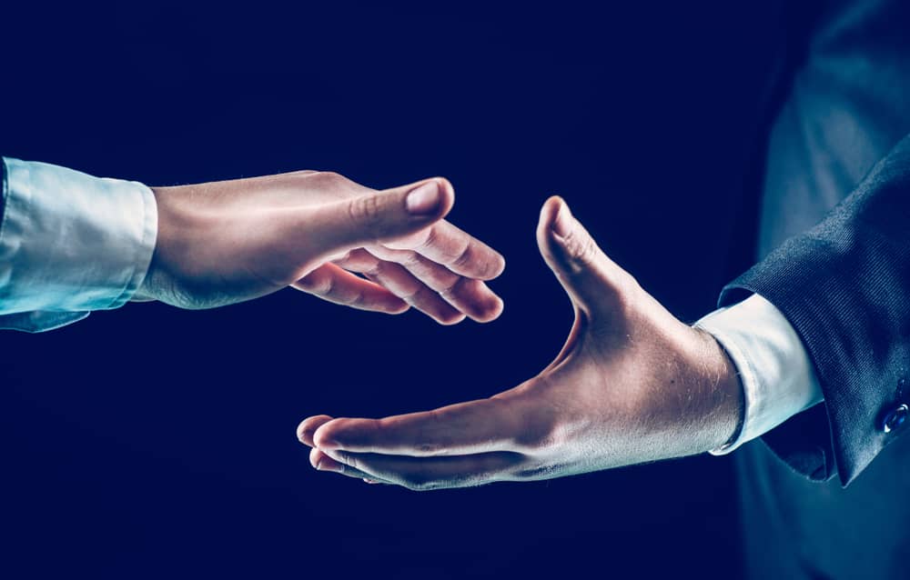 Ključni elementi uspešnega partnerstva v poslovnem ali osebnem kontekstu