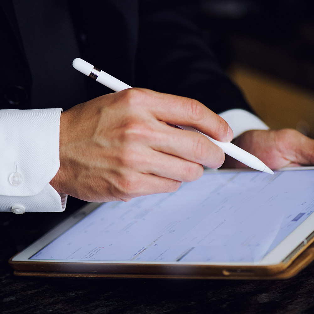 Podjetnik predstavlja prodajno strategijo stranki