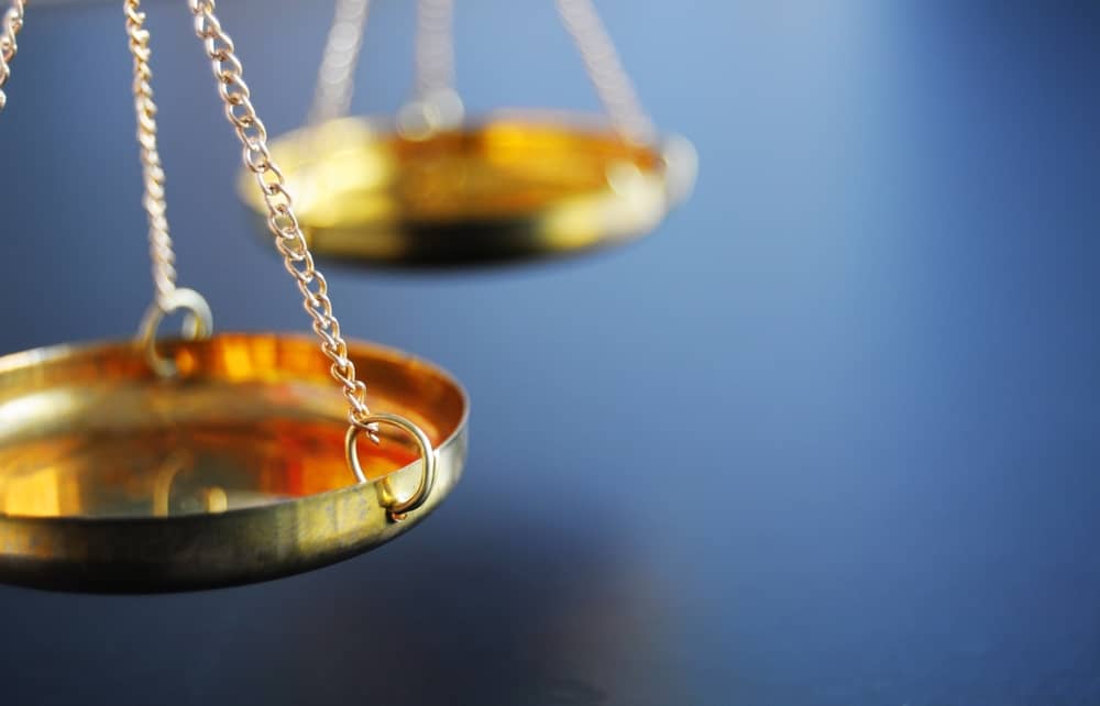 Zlato kot varna naložba in zaščita kapitala v času inflacije in nestabilnega finančnega sistema